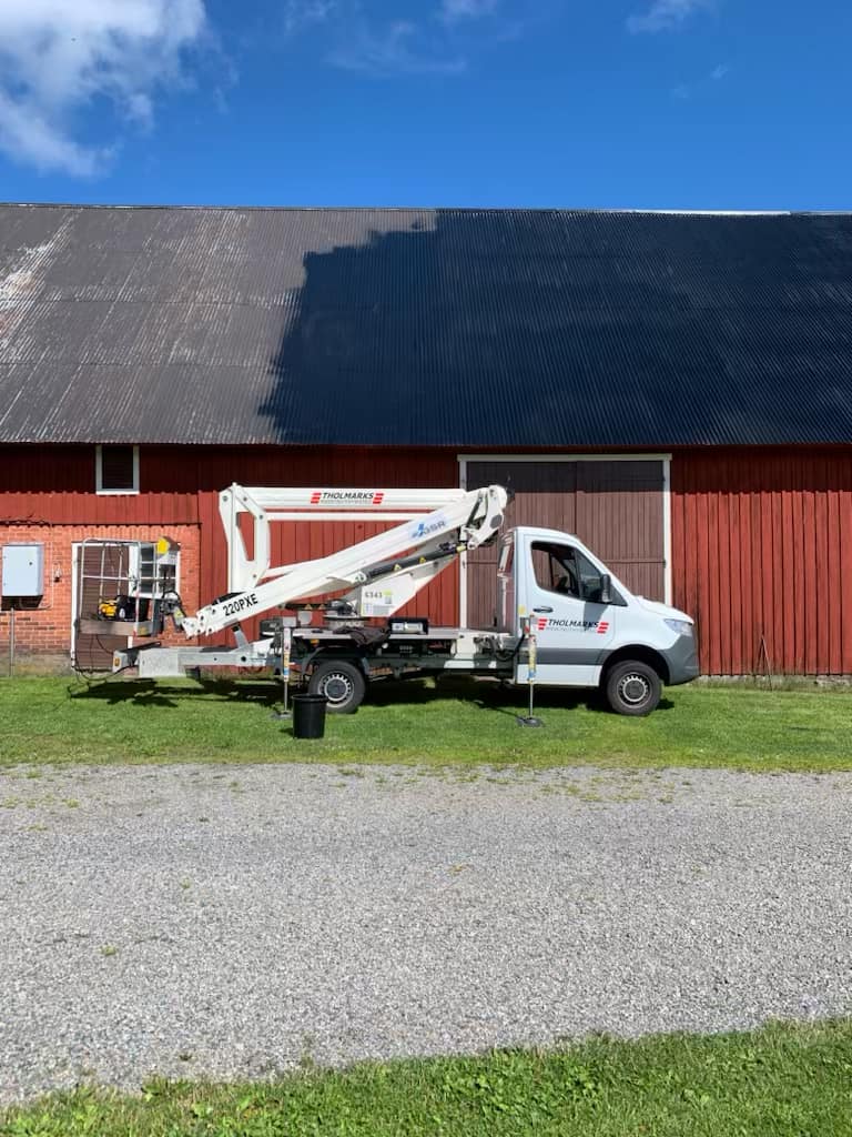 Taktvätt och rengöring av villatak i Växjö